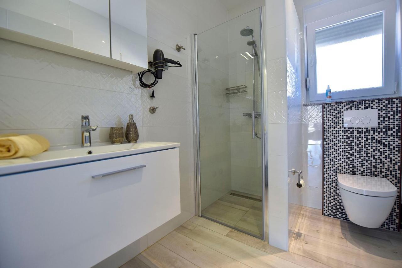 Moderner Bungalow Mit Meerblick Lun  Εξωτερικό φωτογραφία