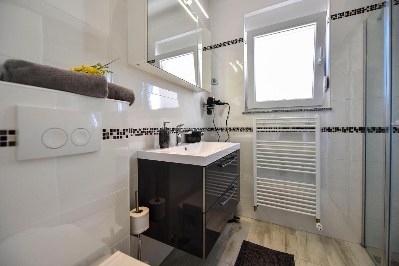 Moderner Bungalow Mit Meerblick Lun  Εξωτερικό φωτογραφία