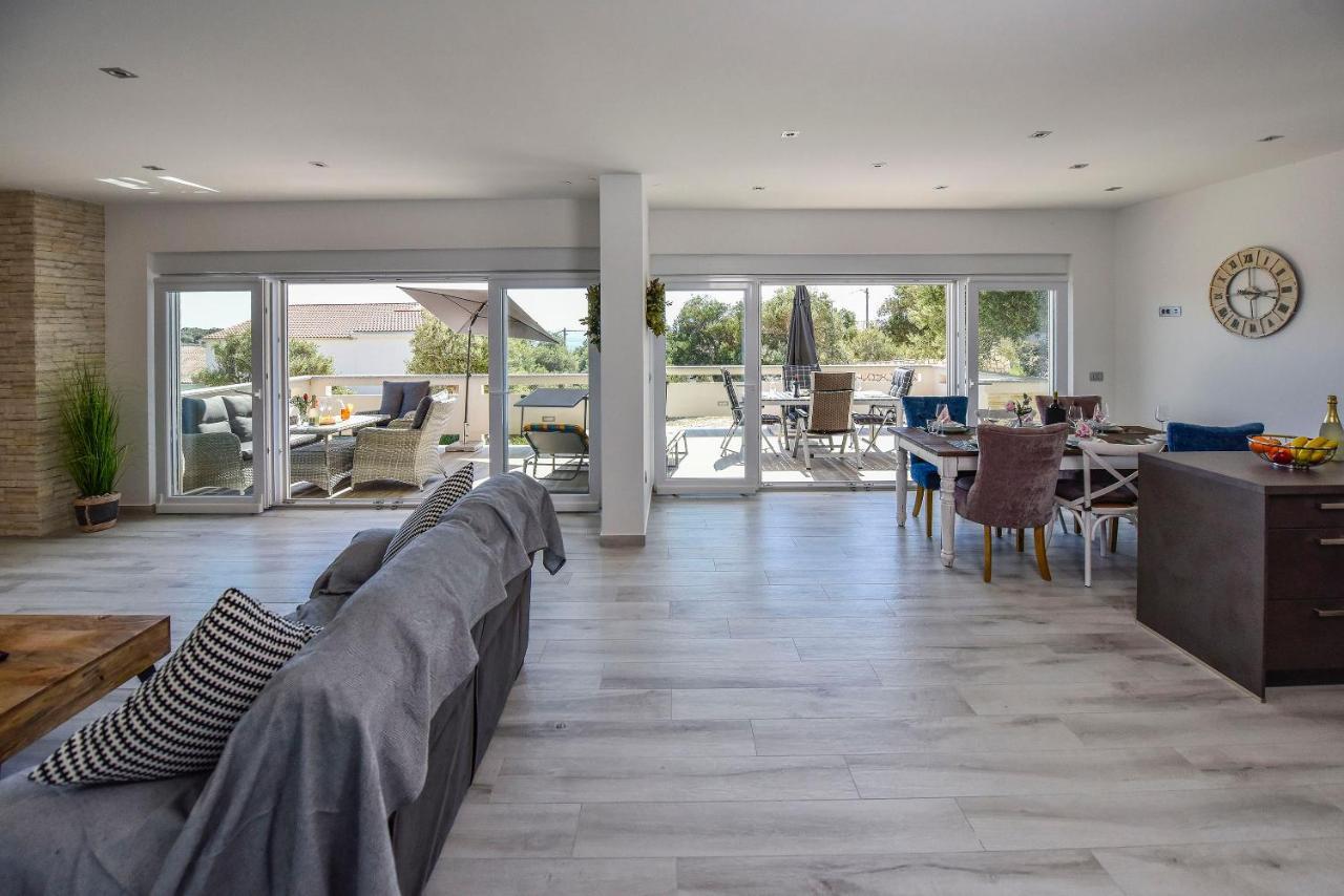 Moderner Bungalow Mit Meerblick Lun  Εξωτερικό φωτογραφία